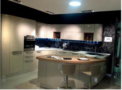 Veneta cucine con isola: cucina oyster veneta cucine. arredare ... Cucina moderna angolare con penisola
